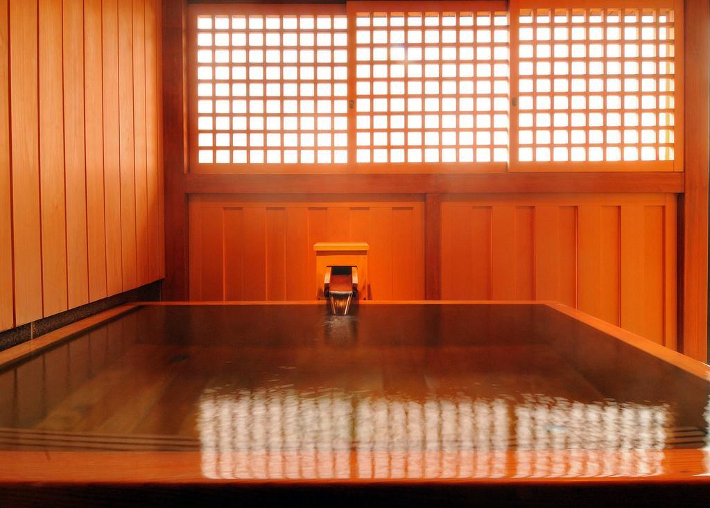 ฮาโกเน่ โทกิโนชิซูกุ Hotel ภายนอก รูปภาพ A traditional Japanese onsen